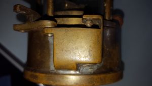 protector lamp magnetic lock